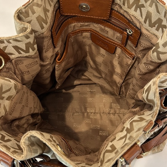 Michael Kors purse - Picture 4 of 5